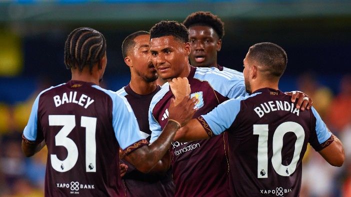 Partita di calcio tra Aston Villa e un altro club